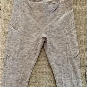 Lulu running capri leggings